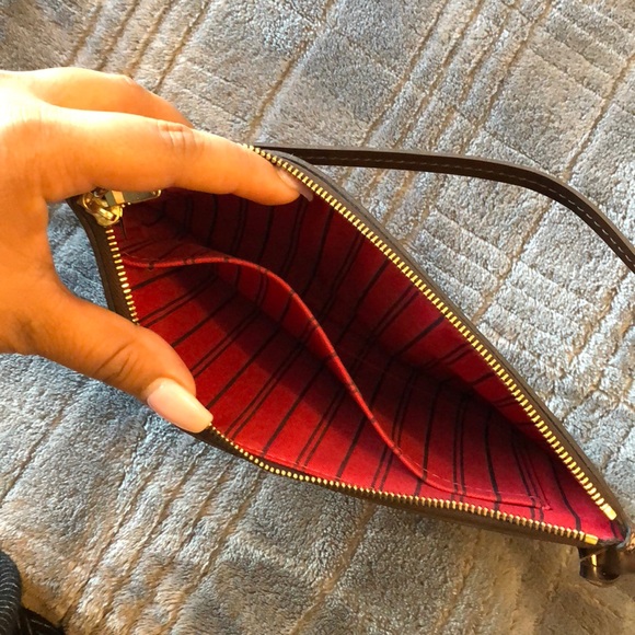 Louis Vuitton Damier Clutch/ Wristlet - Picture 3 of 6